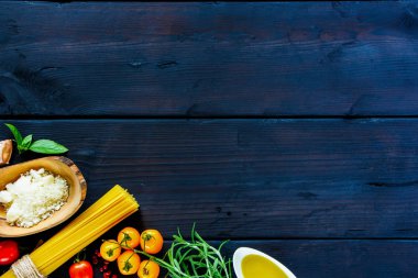 Spagetti malzemelerle