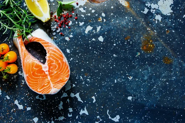 Çiğ somon bifteği