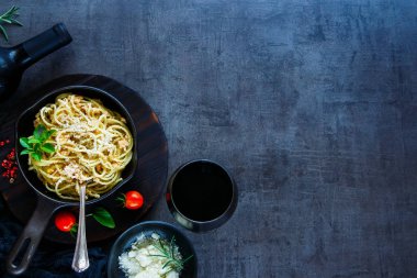 Yengeç soslu makarna