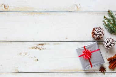 Hediye ve Noel süslemeleri