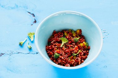 Pirinç ve brokoli kase