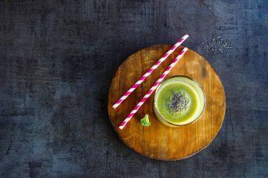 Taze yeşil smoothie