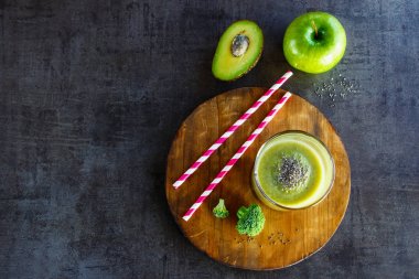 Taze yeşil smoothie