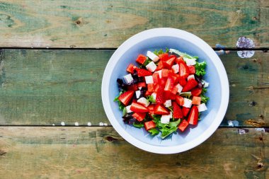 Yaz karpuz salatası