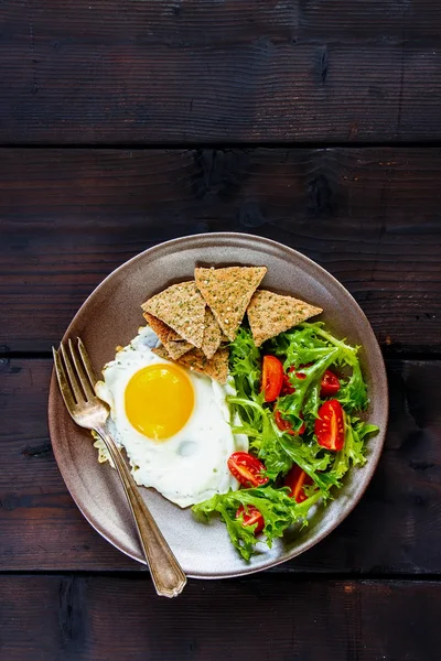 Breakfast plate with egg — Stock Photo, Image