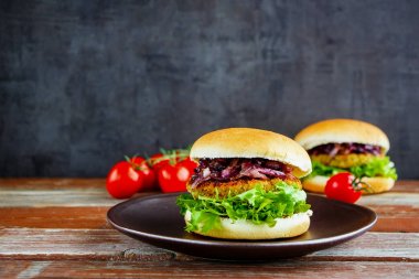 Ev yapımı et burger