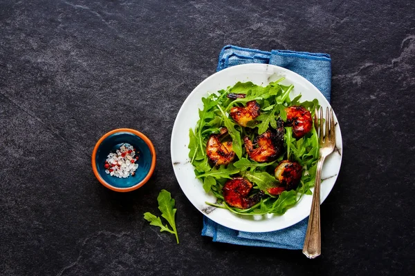 Salada de camarão Arugula — Fotografia de Stock