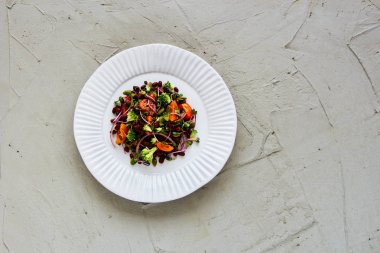 Vegan enerji salata 
