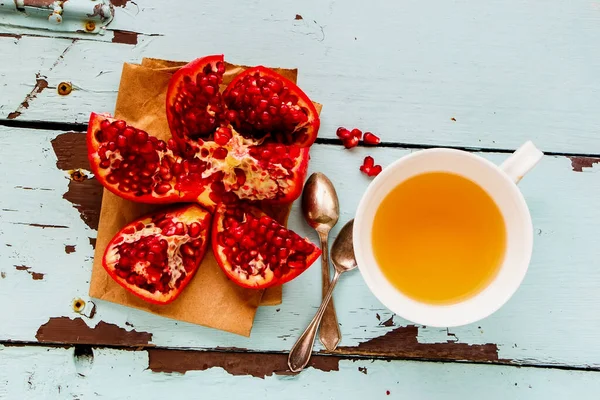 Granada y té de hierbas — Foto de Stock