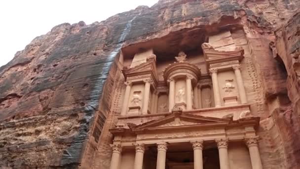 Fachada do Tesouro em Petra, Jordânia . — Vídeo de Stock