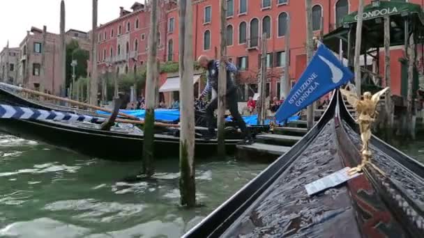 Point of view of Gondola moving forward. — Stock Video