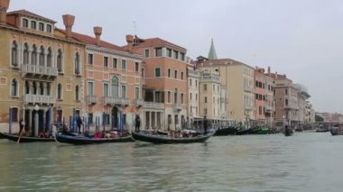 Venedik görünümünden su otobüs tekne İskelesi