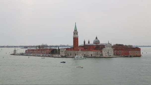 Vista de la antigua iglesia de San Giorgio Maggiore desde arriba — Vídeo de stock