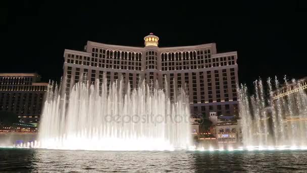 Bellagio Brunnen Wassershow in der Nacht mit Sound — Stockvideo