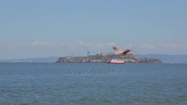 Alcatraz Adası turistik tekne yelken