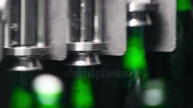 Boş şişe şampanya ile doldurma