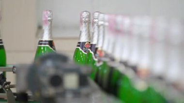Fabrika şampanya üretimi için.