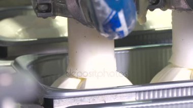 Dondurma büyük bir plastik konteyner ile doldurma.