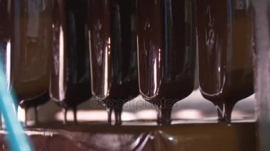 Çikolata kaplı dondurma..