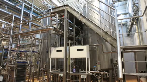 Pipeline in a modern dairy factory. — Stock Footage Pipeline in a modern dairy factory. Video Clip