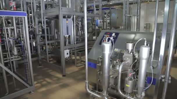 Pipeline in a modern dairy factory. — Stock Footage Pipeline in a modern dairy factory. Video Clip