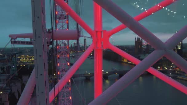 View of evening London from cab of Ferris wheel — Stock Video