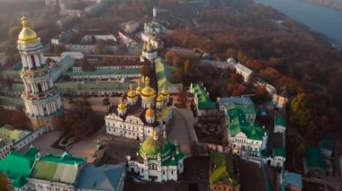 Kiev Pechersk Lavra, Ortodoksi Kilisesi, Manastır.