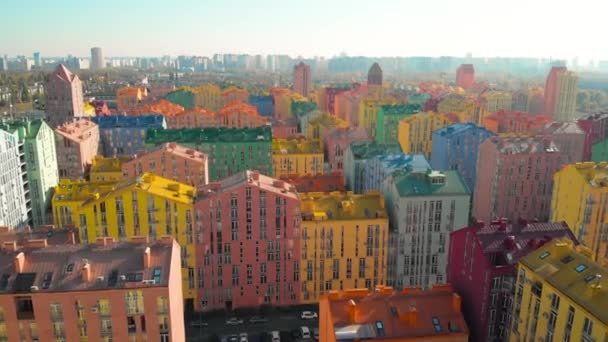 Edificios coloridos en Kiev, Ucrania. Vista aérea — Vídeo de stock