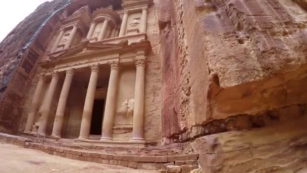 Gevel van de Schatkist in Petra, Jordan. — Stockvideo