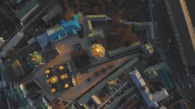 Kiev 'deki Kiev Pechersk Lavra' nın tepeden aşağı manzarası