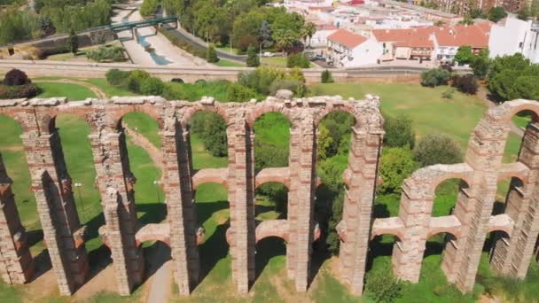 Veduta frontale dell'Acquedotto dei Miracoli, Merida, Spagna — Video Stock