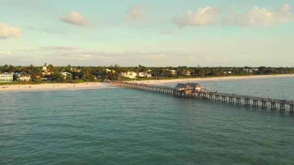 Neapol Beach and Fishing Pier at Sunset, Florida. — Stock video