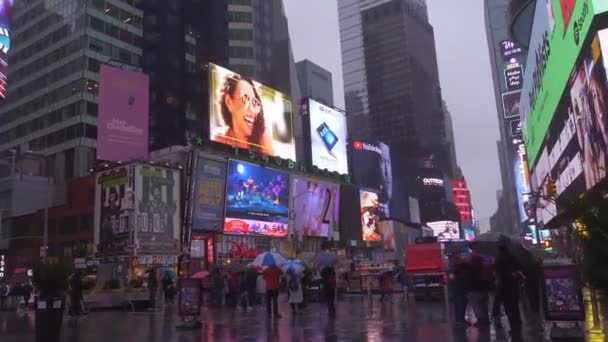 Manhattan district in New York in rainy weather. — Stock Video