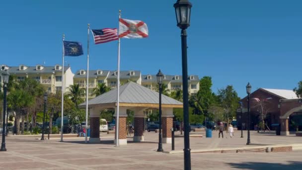 Flagga Key West, Usa i hamnen i Key West — Stockvideo