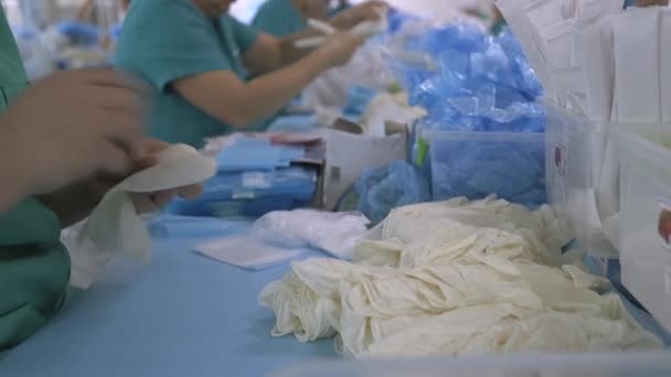 Producción de guantes médicos desechables — Vídeos de Stock