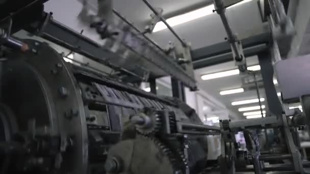 Production automatisée de fournitures médicales . — Video