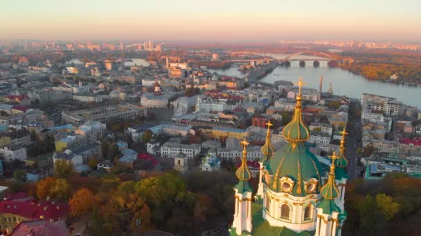 Vista Aérea Iglesia San Andrés Atardecer Kiev Ucrania Drone Volando — Vídeos de Stock