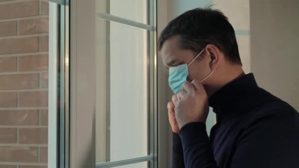 Máscara médica - protección contra el coronavirus — Vídeo de stock