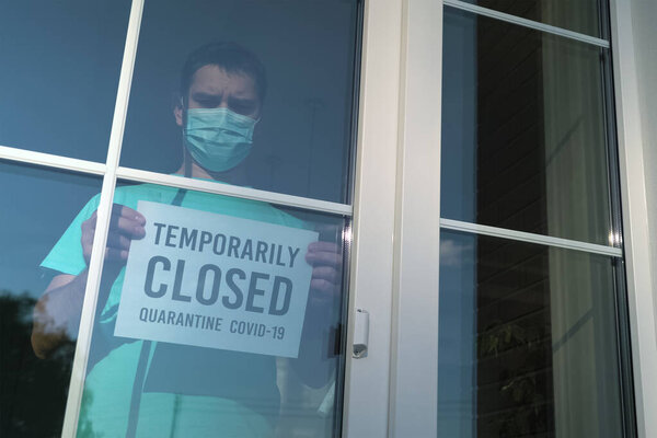 Coronavirus COVID-19, закрытие магазинов, магазинов, рынков, ресторанов и других малых предприятий в карантине. Финансовый кризис затронул малый бизнес во время COVID-19
.