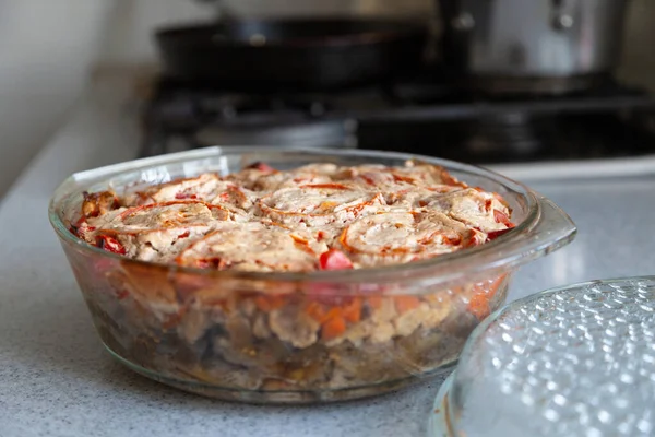 Tomaten Einer Cremigen Sauce Einer Glasschüssel Anrichten Schicht Tomaten Einem — Stockfoto