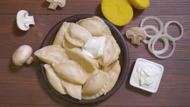 Varenyky, vareniki dumplings stuffed with potatoes — Stock Video