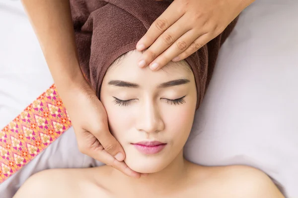 Women pay attention to health and beauty. The spa facial and bod — Stock Photo, Image
