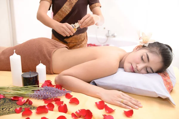 Massage Spa Massage Thaïlandais Spa Pour Les Soins Peau Beauté — Photo