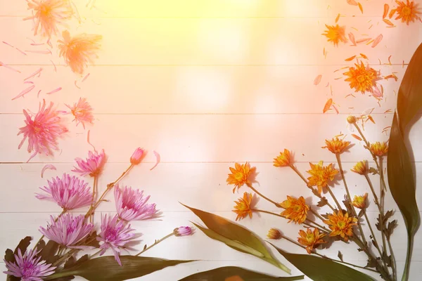 Valentine Hintergrund Blumen Auf Holz Hintergrund — Stockfoto