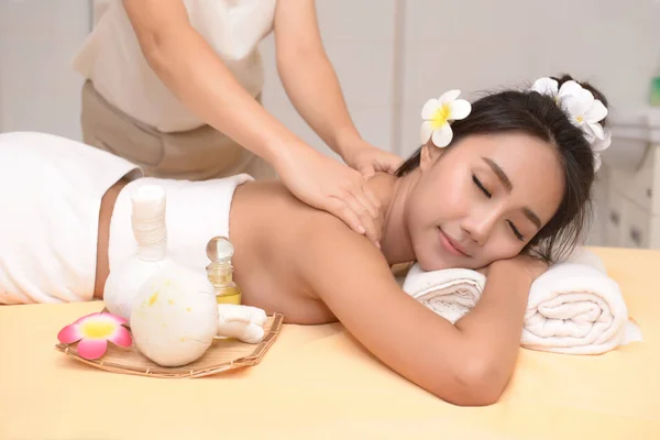 Spa Facial Body Massage Women Pay Attention Health Beauty — Stock Photo, Image