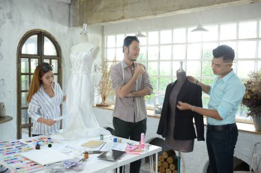 Tasarım kavramı: Moda Tasarımcısı manken Office yakınındaki çalışma