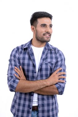 Beyaz bir arka plan üzerinde farklı ifadelerle yakışıklı adam.