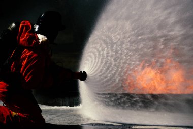 Yangın eğitimi düzenli olarak hazır olmak için Eğitim Merkezi.