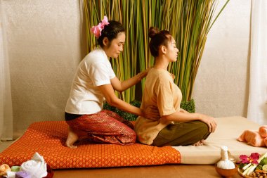 Spa ve masaj: Tay Masaj ve spa şifa ve relaxatio için