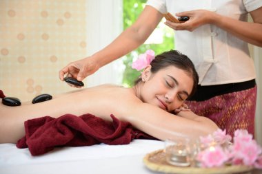 Spa ve masaj: Tay Masaj ve spa şifa ve relaxatio için